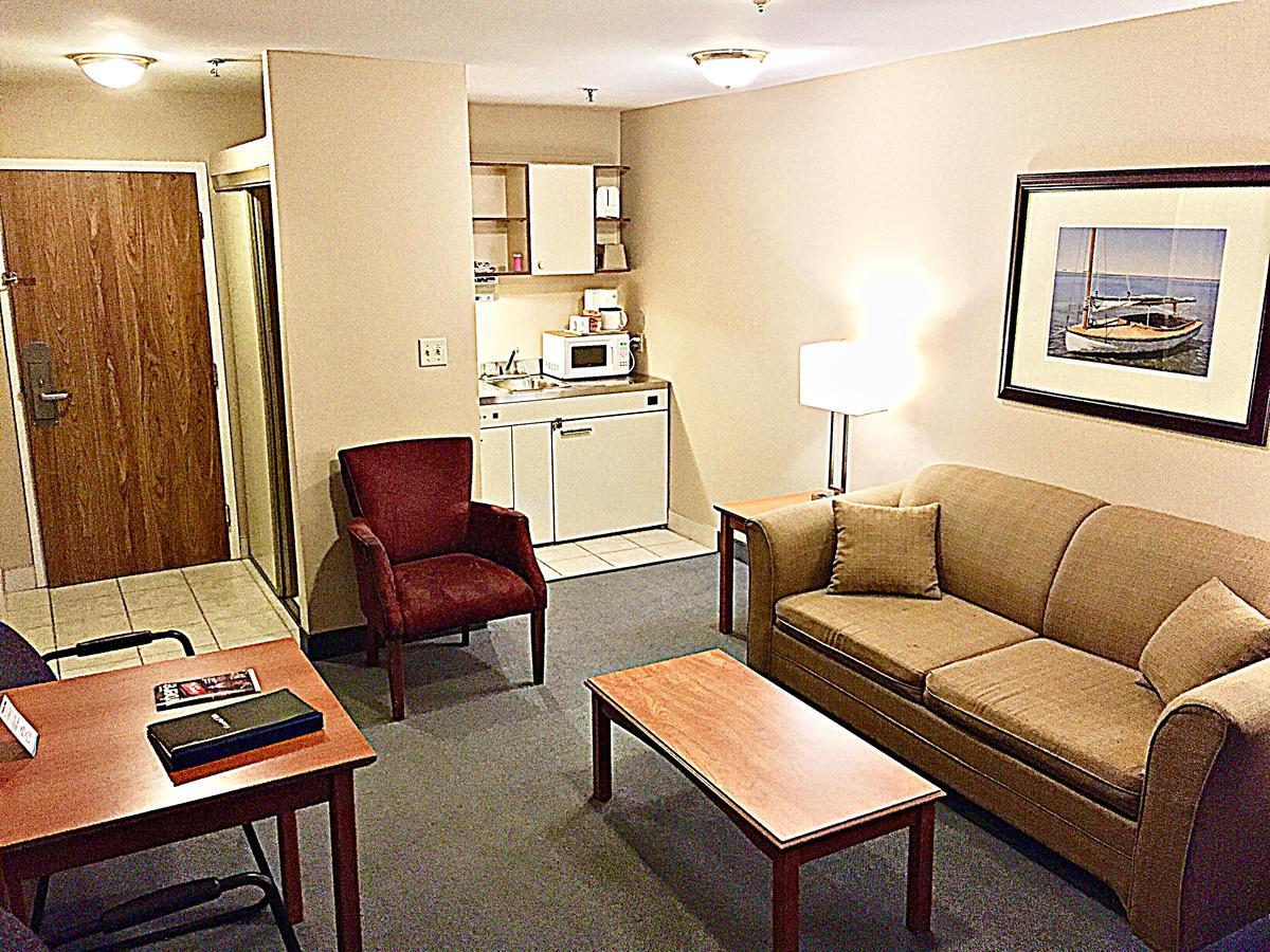 Coastal Inn Dartmouth Extérieur photo