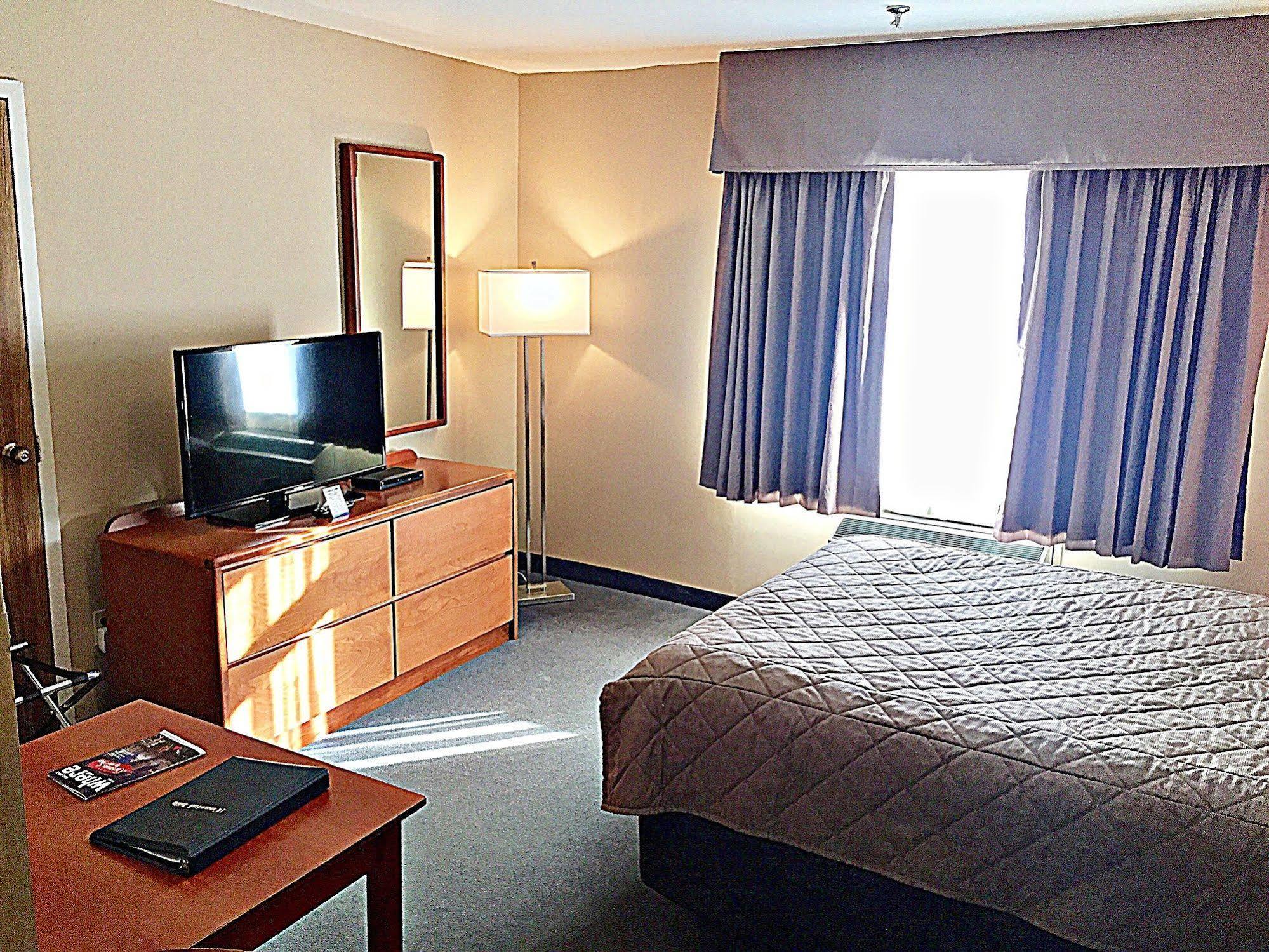 Coastal Inn Dartmouth Extérieur photo