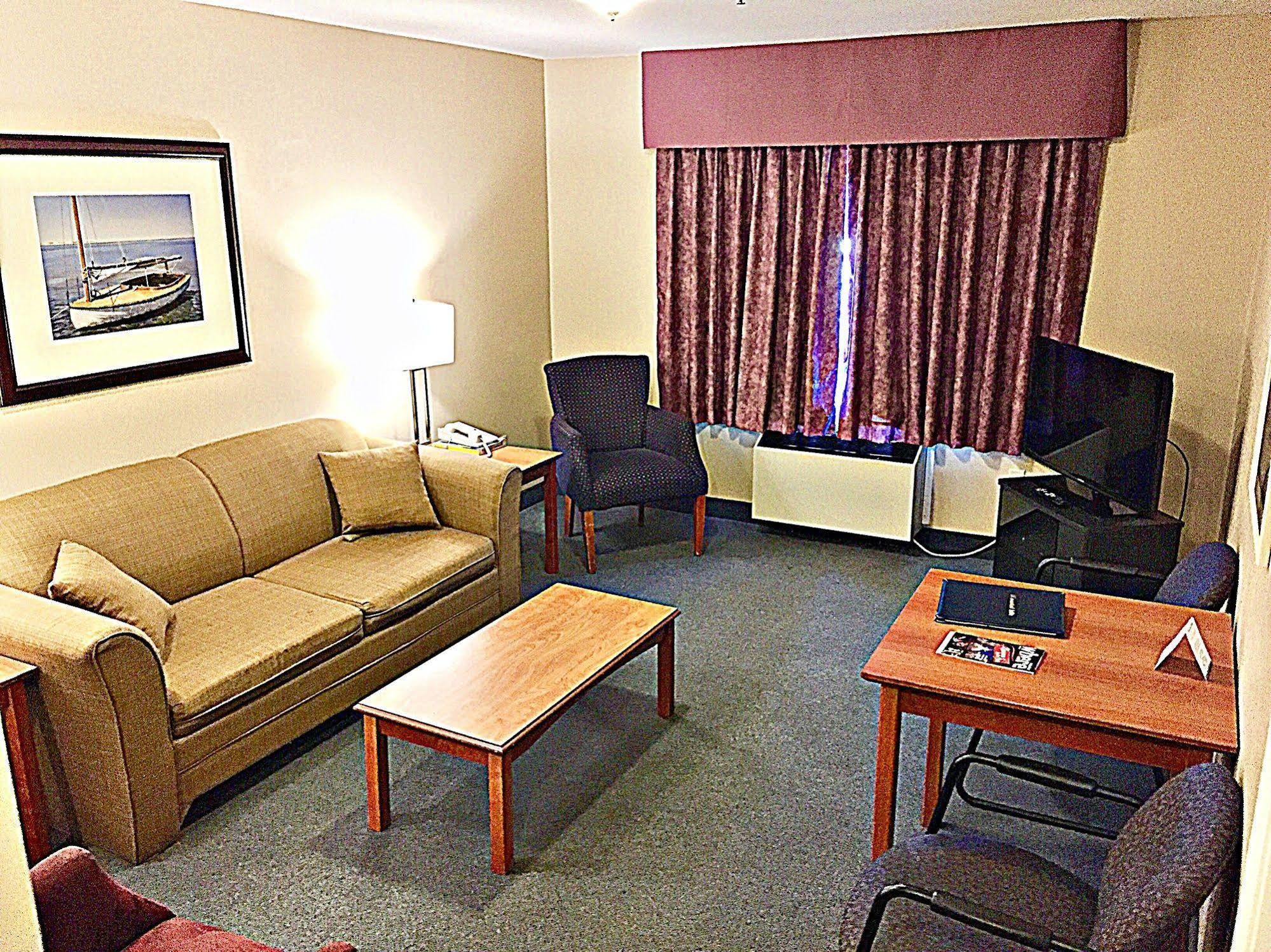 Coastal Inn Dartmouth Extérieur photo