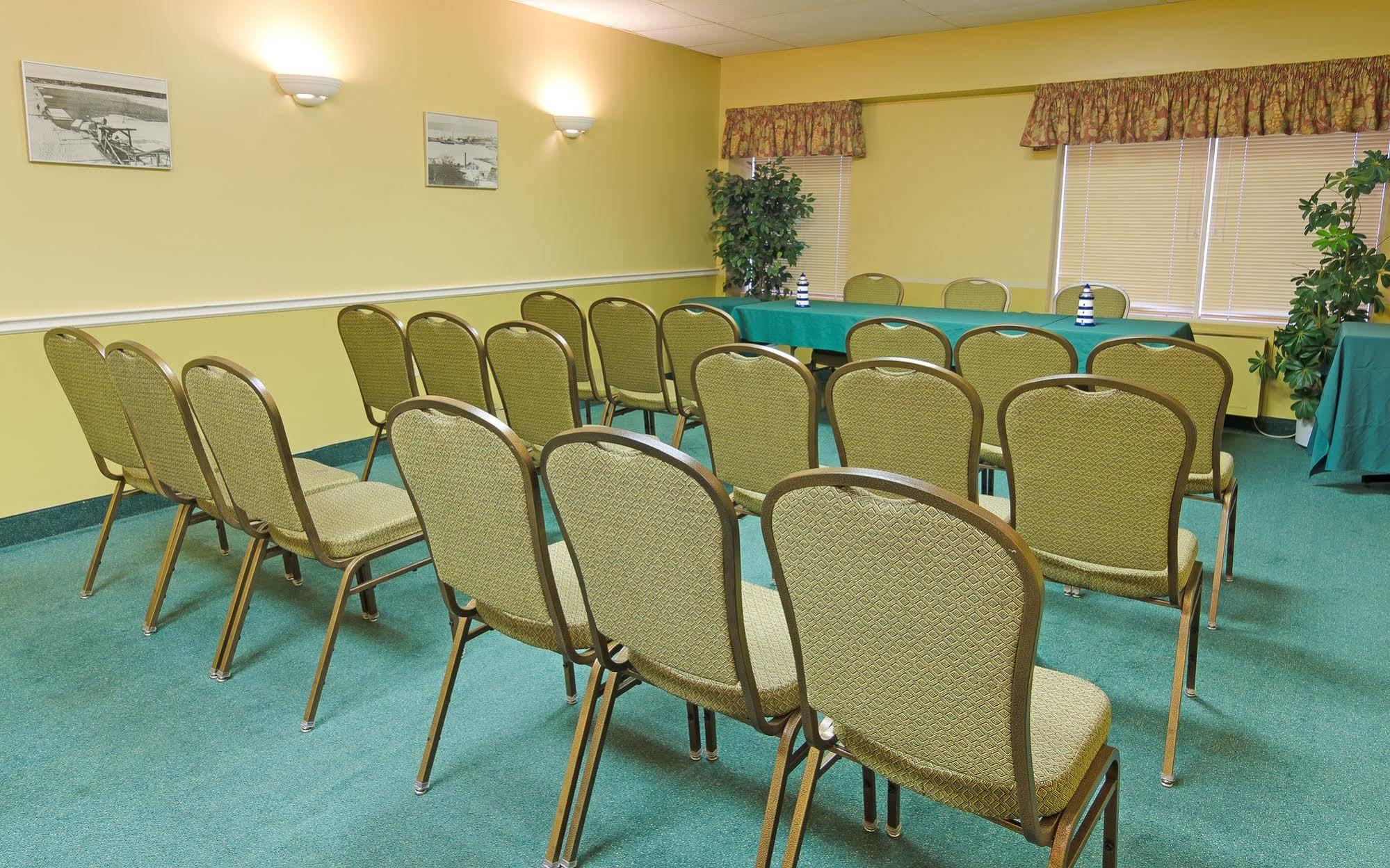 Coastal Inn Dartmouth Extérieur photo